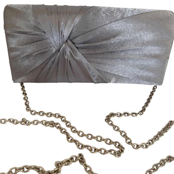 Charming Charlie RSVP Silver Satin Knot Clutch Chain Strap‎ Evening Bag - Picture 3 of 15